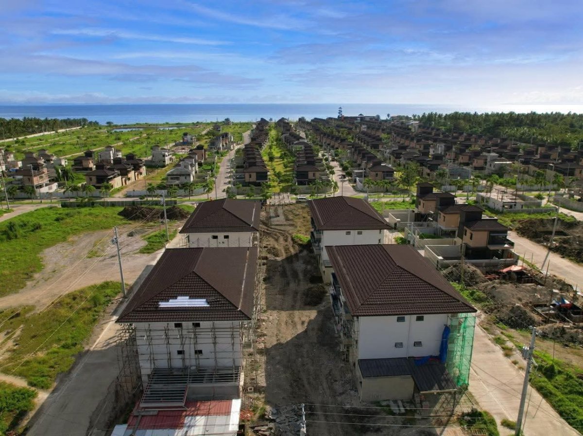 Beach front Property – Seafront Residences by Aboitizland (House & Condo Villa)