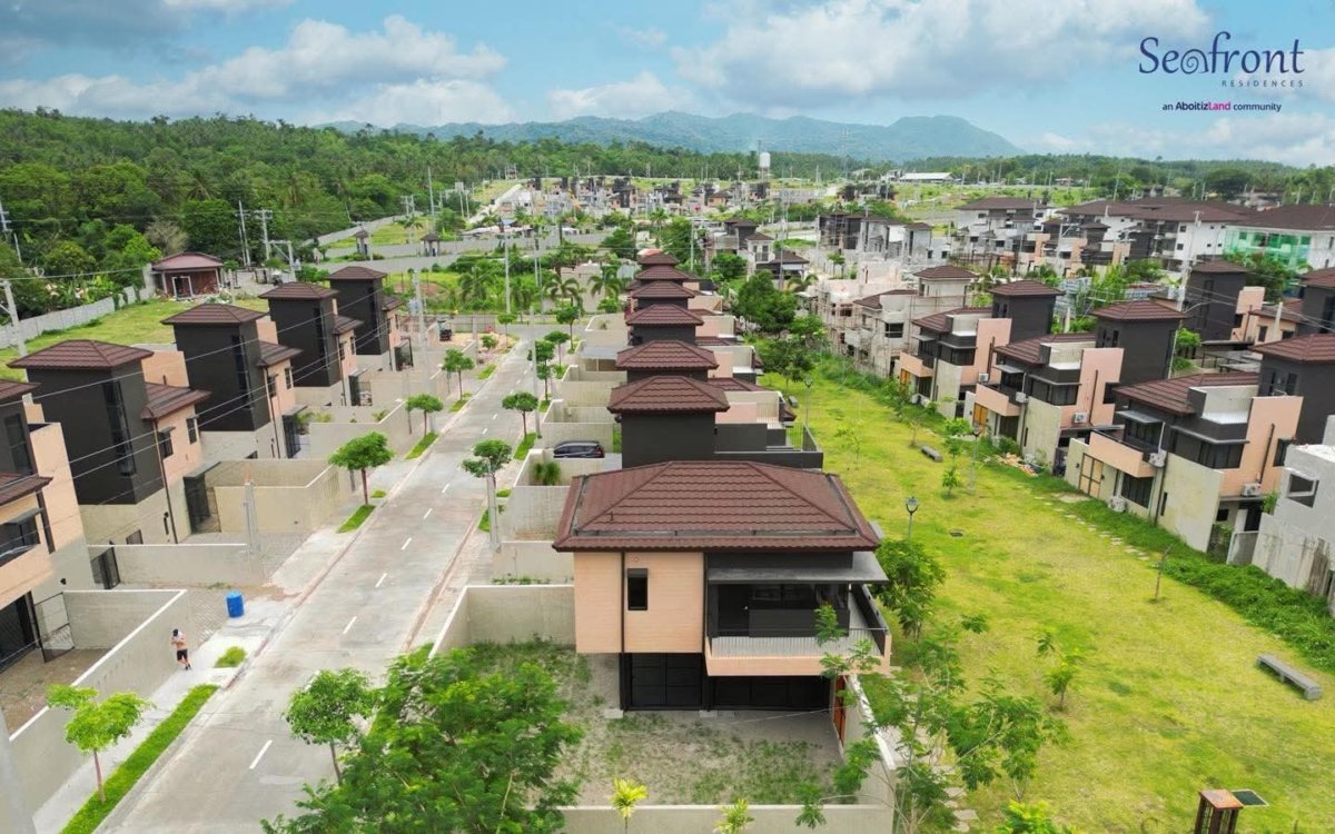 Beach front Property – Seafront Residences by Aboitizland (House & Condo Villa)