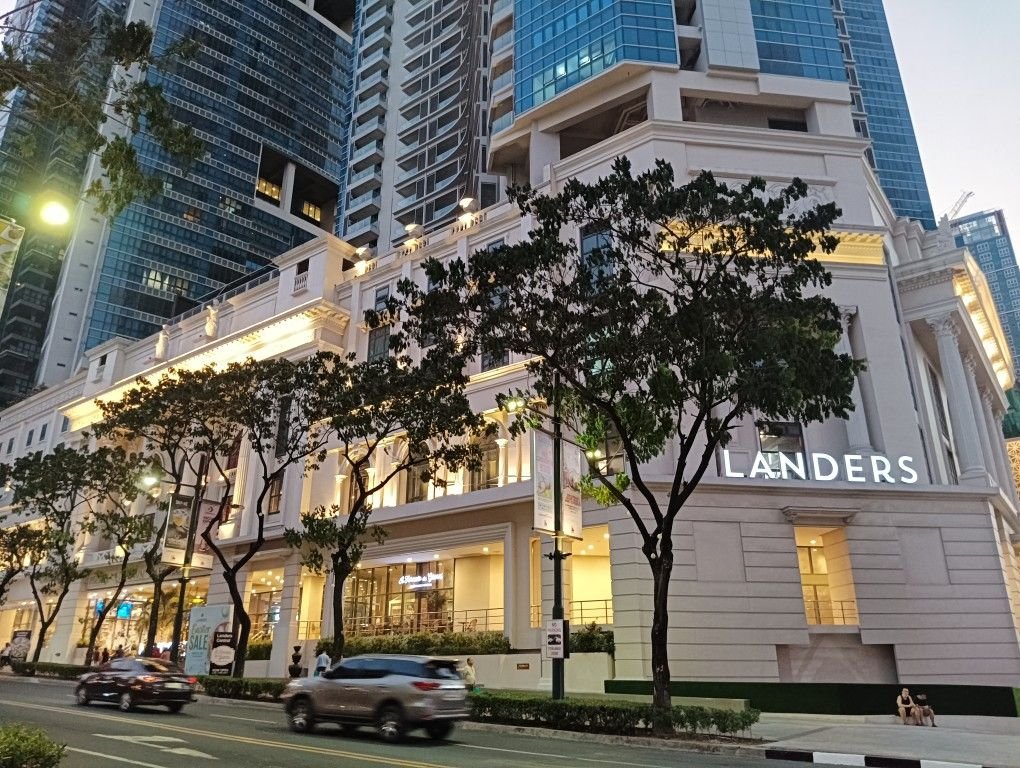 Condominiums in BGC Fort Bonifacio: A Straight-Talking Local Guide
