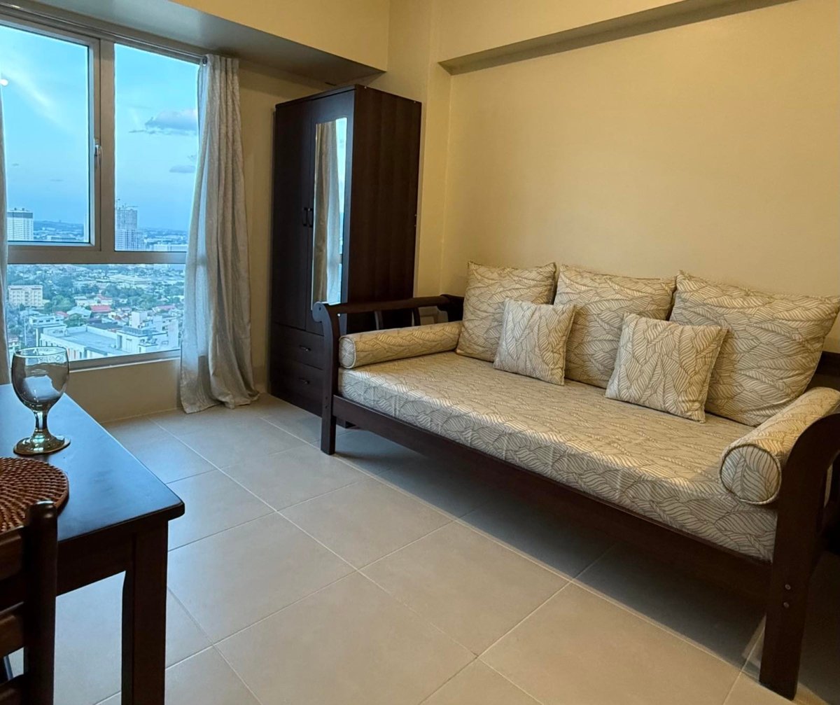 Riala Photo 6 Cebu IT Park Fully Furnished Condo Unit with Parking