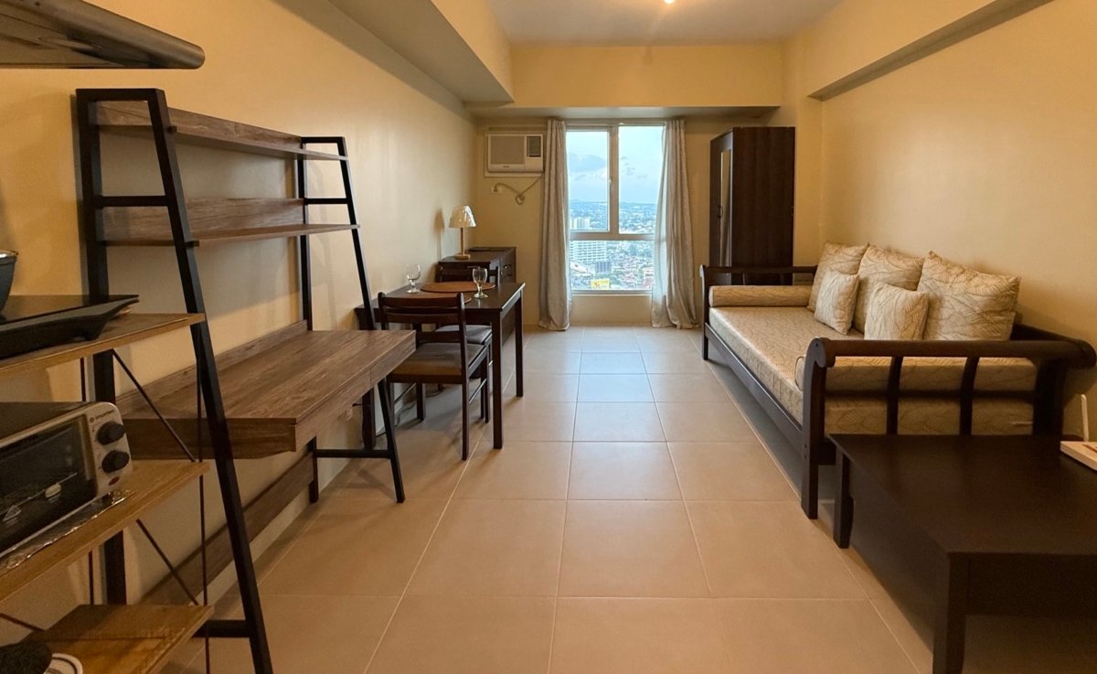 Riala Photo 7 Cebu IT Park Fully Furnished Condo Unit with Parking