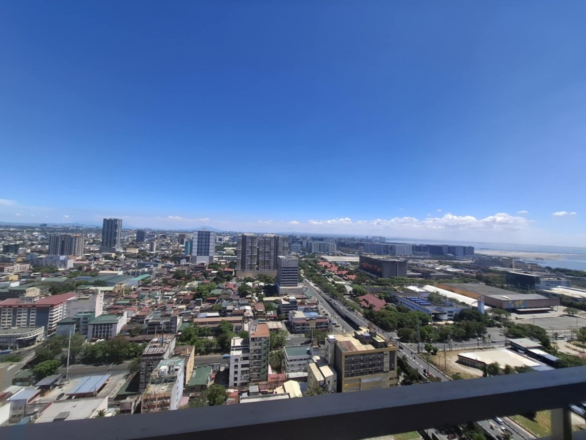 Semi Furnished 1 Bedroom Condo Unit For Rent – Unit 3317 at Coast Residences