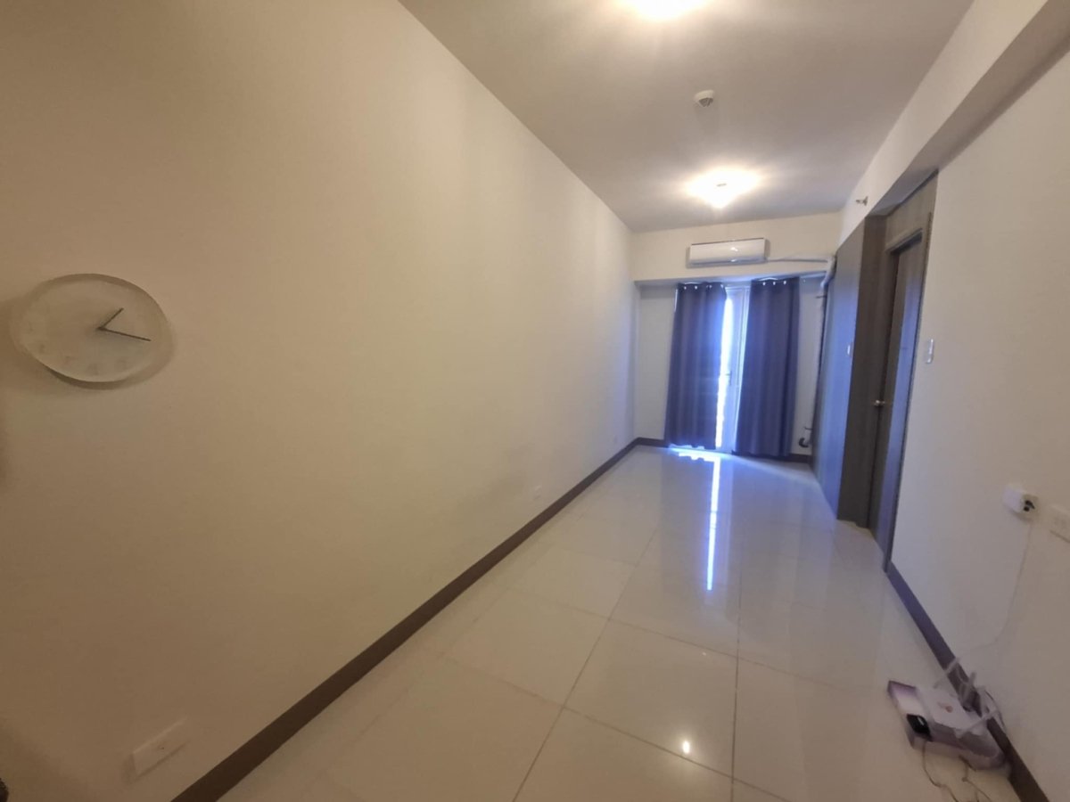 Semi Furnished 1 Bedroom Condo Unit For Rent – Unit 3317 at Coast Residences