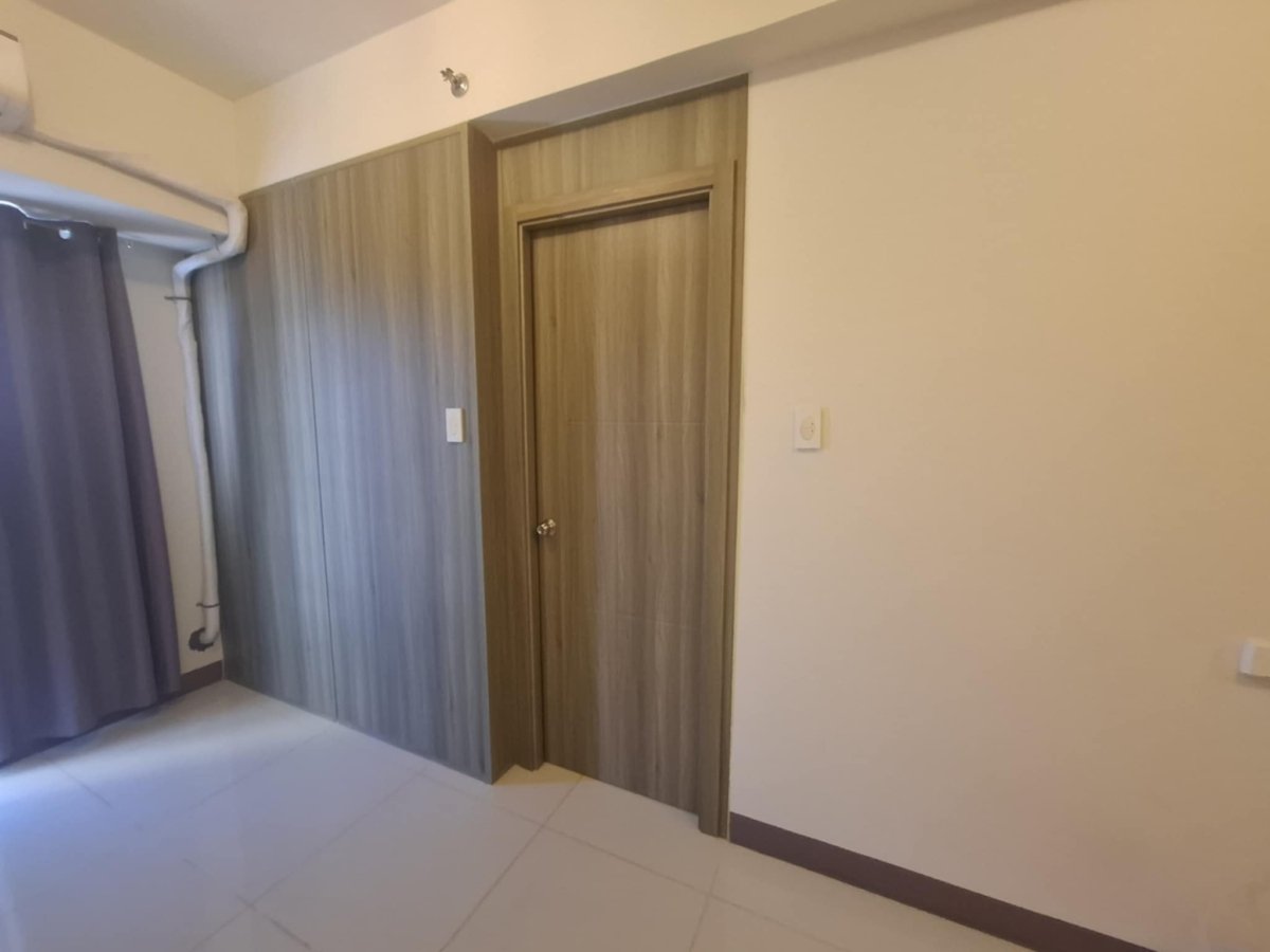 Semi Furnished 1 Bedroom Condo Unit For Rent – Unit 3317 at Coast Residences