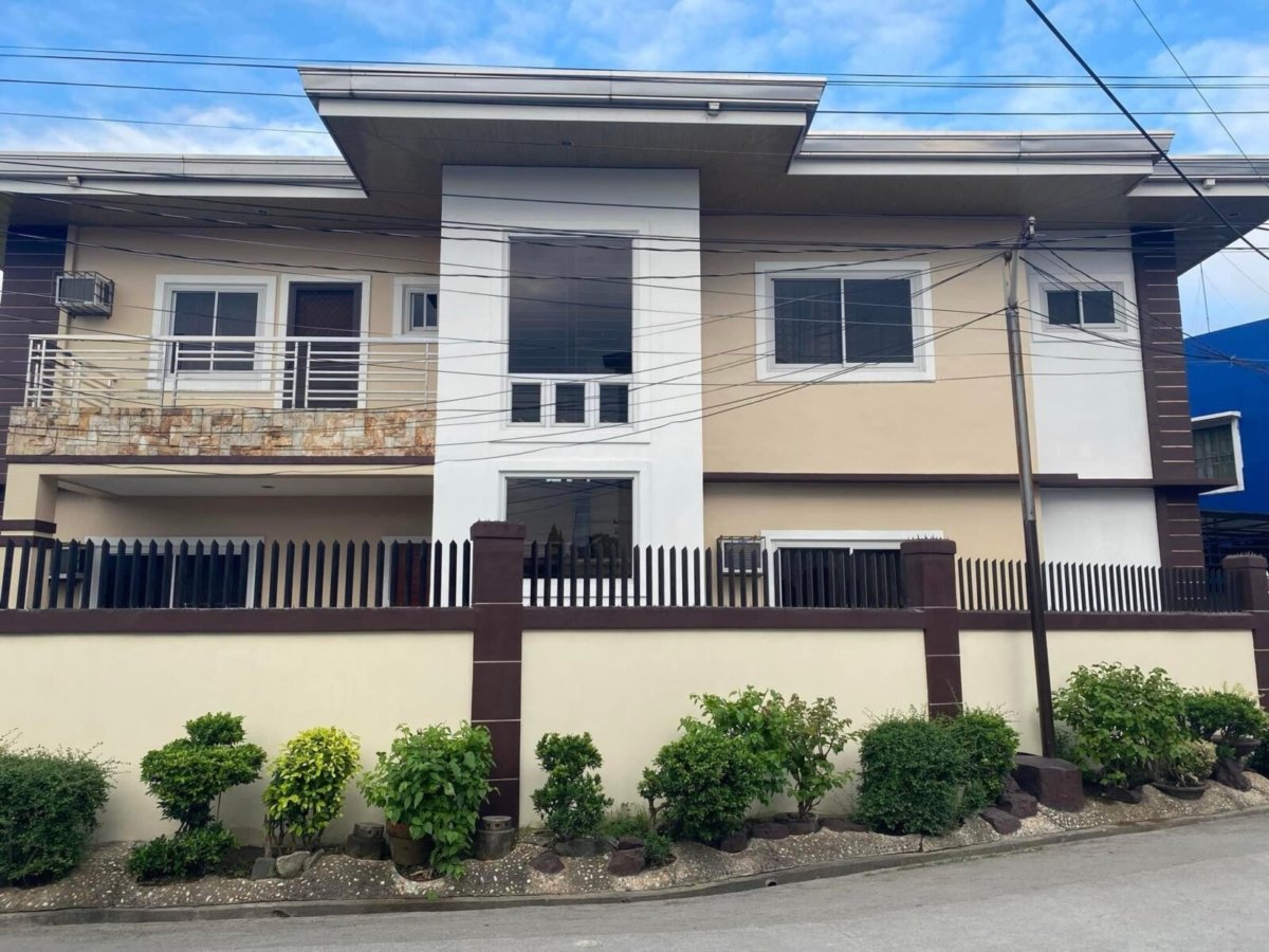 🏡 FOR SALE: Spacious 2-Unit Home with Pool in Tabang, Guiguinto, Bulacan – Ideal for Family Living or Investment!