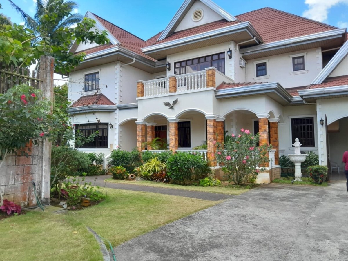d3e77bcf-aaa7-4621-a40c-800171a8926f Experience Luxury Living: Your Fully Furnished Mansion Awaits in Amadeo, Just a Breeze Away from Tagaytay