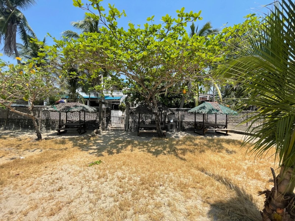 e80baeca3164e57edf275d142a336234 Beach House For Sale
