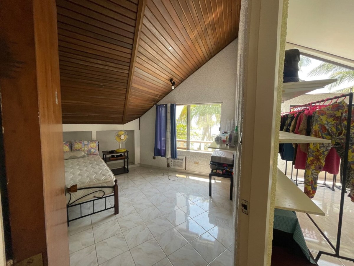f5ab94e478cefc5cab78c05f1a61f540 Beach House For Sale