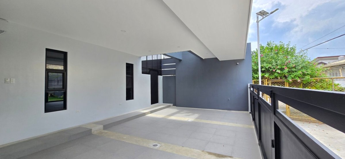 Modern Luxury 2-Storey Home in BF homes Paranaque