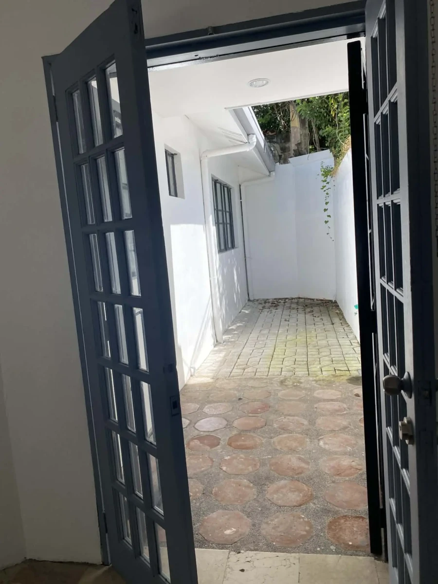 c21948b4-b089-4930-91b9-7c3f87939a77