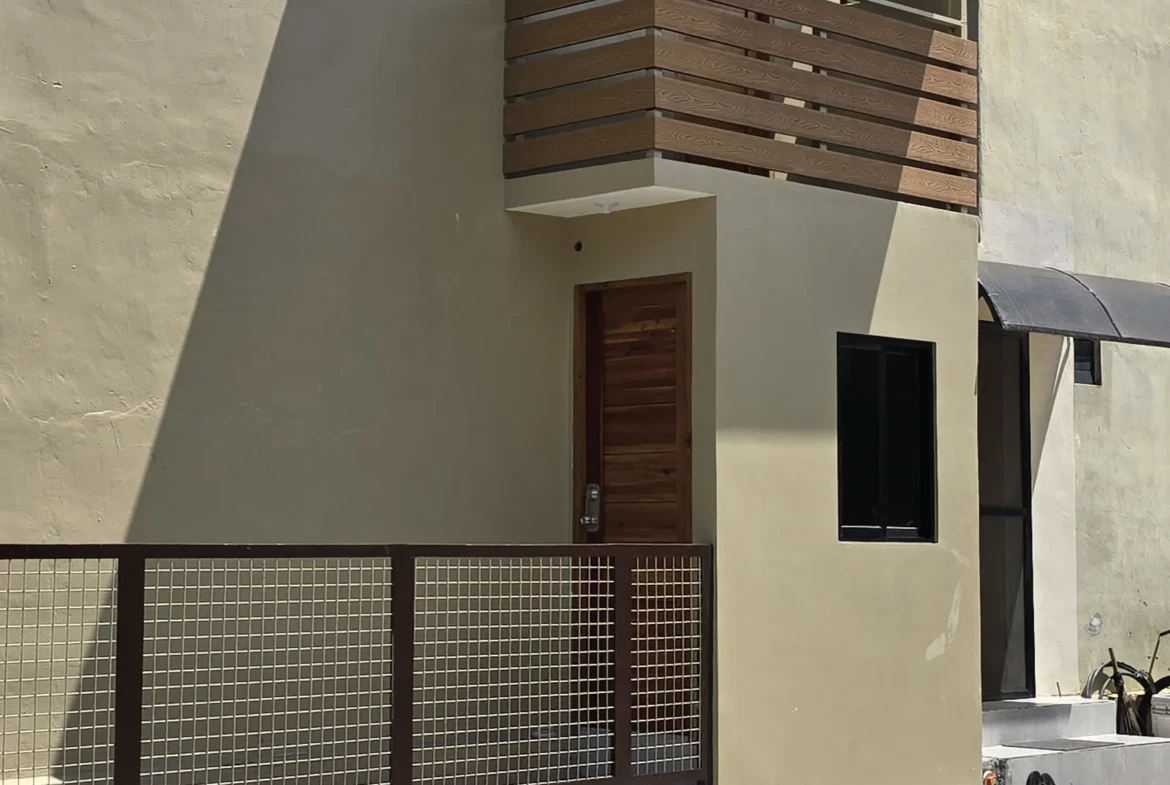 Good Location House and lot