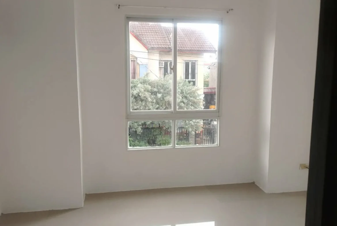 Single Attached Town House