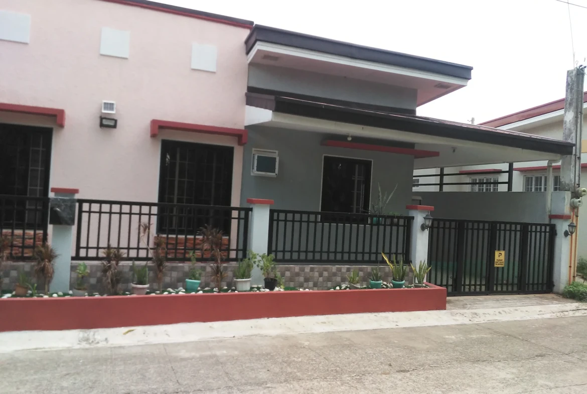 BUNGALOW HOUSE AND LOT FOR SALE