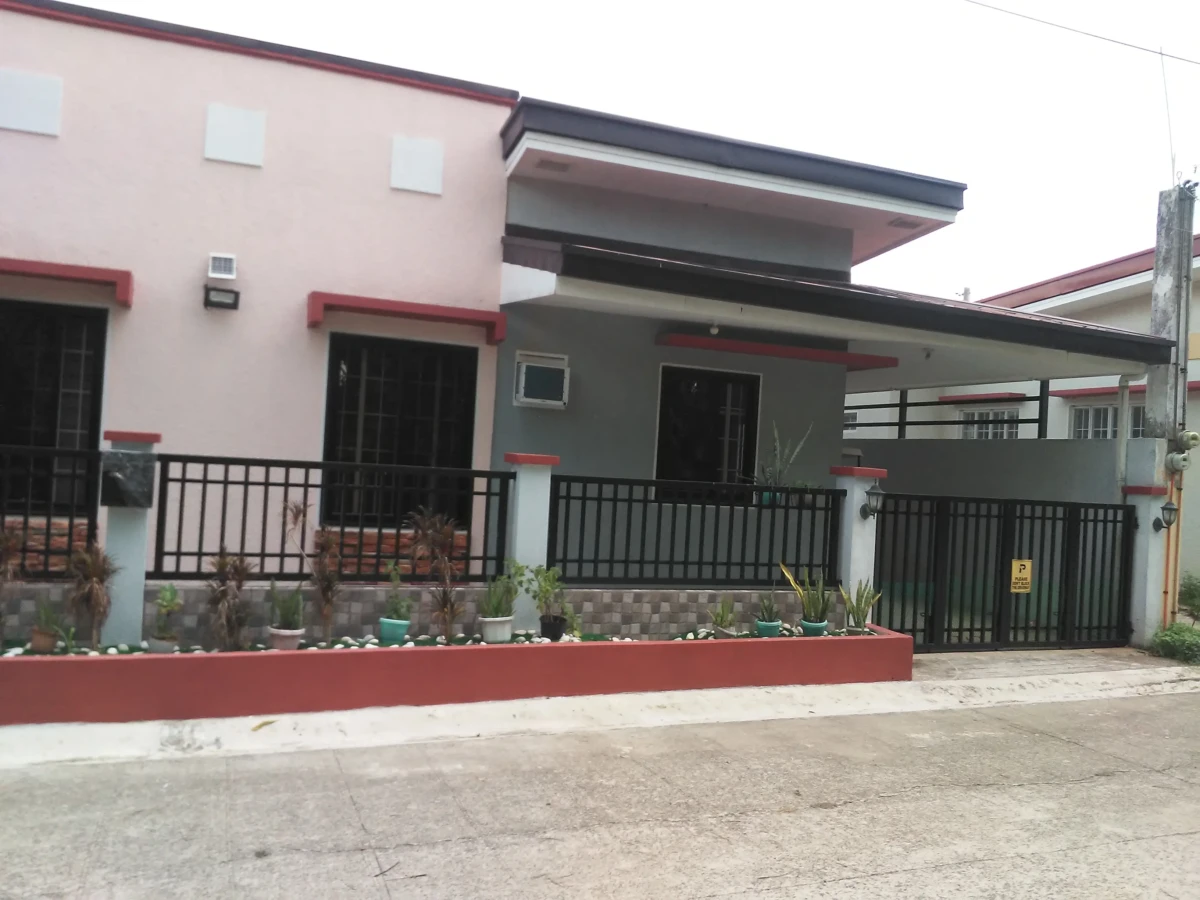 BUNGALOW HOUSE AND LOT FOR SALE