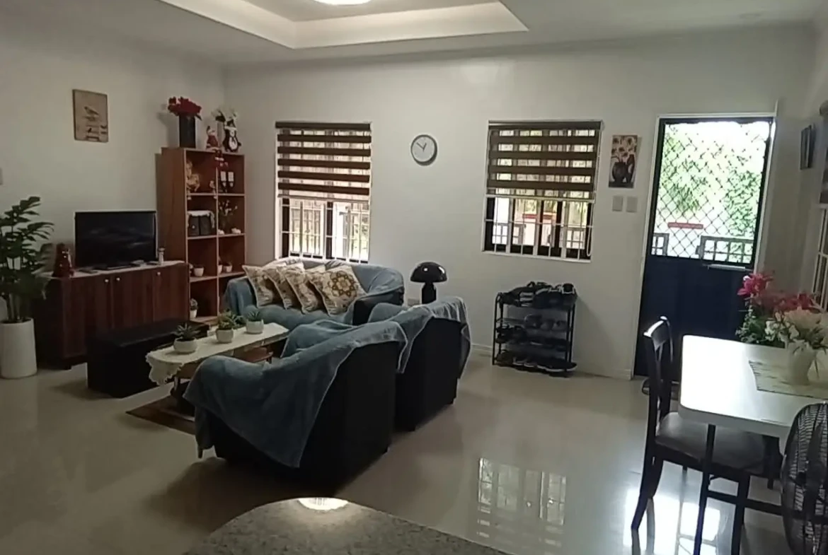 BUNGALOW HOUSE AND LOT FOR SALE