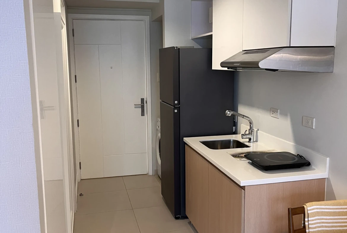 Arton East Studio Unit with Indoor Parking (PRESELLING)