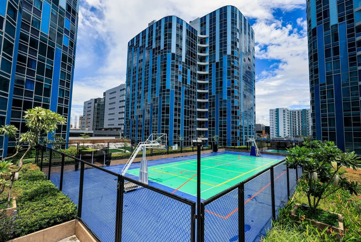 3BR+storeroom Mid-rise Condo For Sale