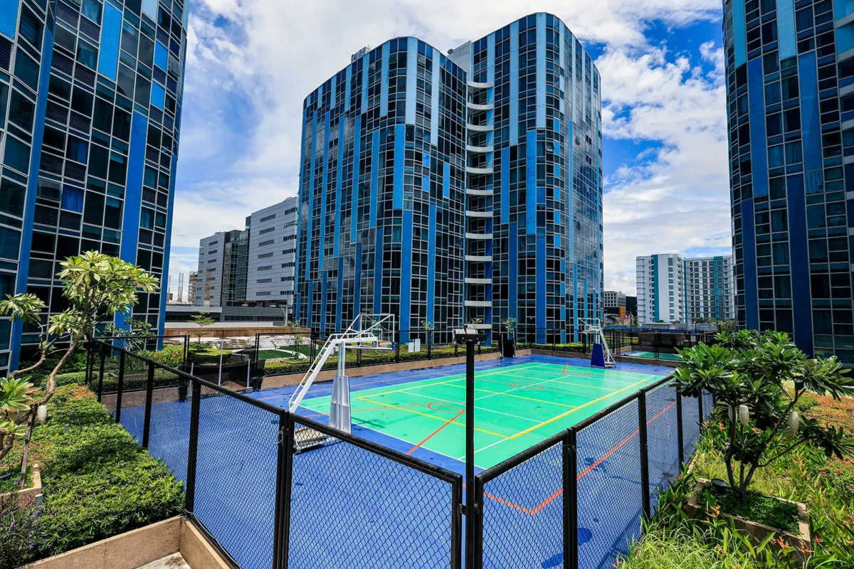 img_0103 3BR+storeroom Mid-rise Condo For Sale