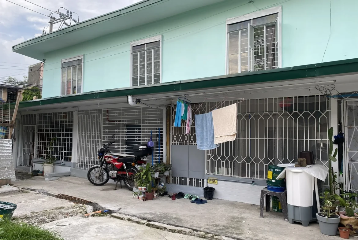 Six-door Residential/Commercial Apartment for sale