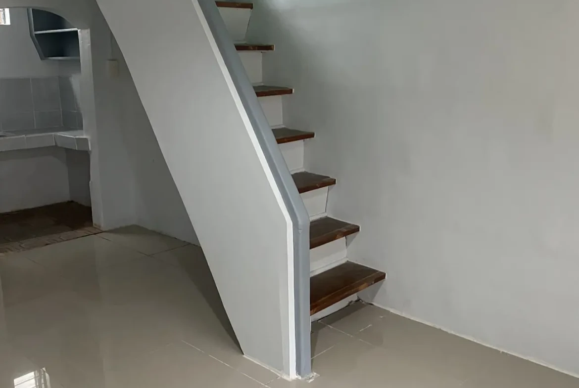 Six-door Residential/Commercial Apartment for sale