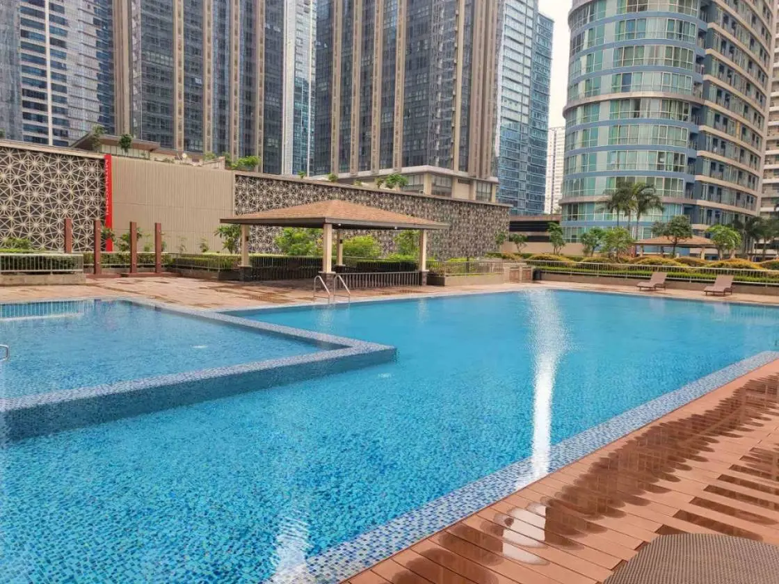 02 Madison Park West BGC 3BR Corner Unit, 36th Floor, 100 sqm + Parking